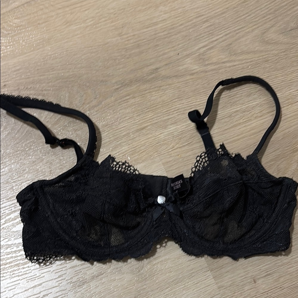 Victoria's Secret Black Lace Underwire Bra